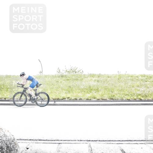 21.06.2026 - 29. Vierlanden-Triathlon H.Heesch http://msf.ph/oto/9896588 21.06.2026 12:59:57 Radfahren 1011 meine-sportfotos.de