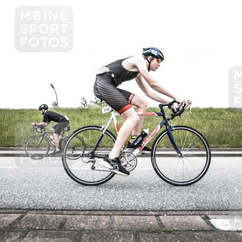21.06.2026 - 29. Vierlanden-Triathlon H.Heesch http://msf.ph/oto/9896591 21.06.2026 10:04:25 Radfahren 44, 75, 90, 260, 324, 350, 379 meine-sportfotos.de
