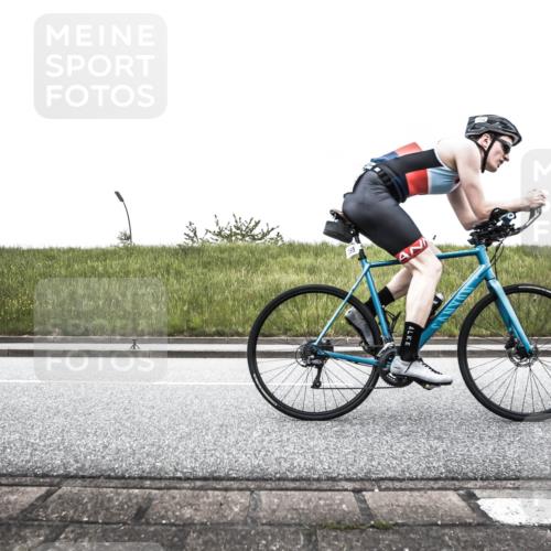 21.06.2026 - 29. Vierlanden-Triathlon H.Heesch http://msf.ph/oto/9896601 21.06.2026 10:04:48 Radfahren 86, 307, 329, 365 meine-sportfotos.de