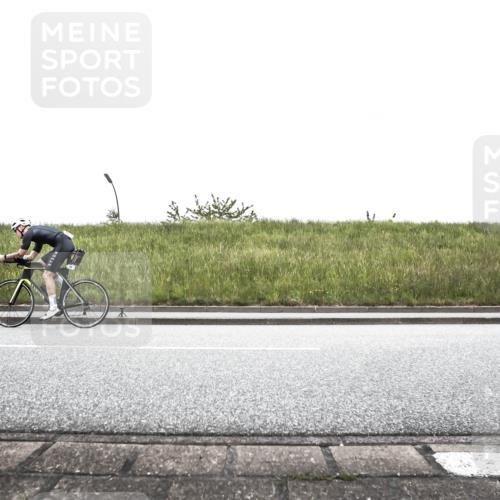 21.06.2026 - 29. Vierlanden-Triathlon H.Heesch http://msf.ph/oto/9896607 21.06.2026 10:04:54 Radfahren 86, 174, 292, 329, 332, 352, 365 meine-sportfotos.de