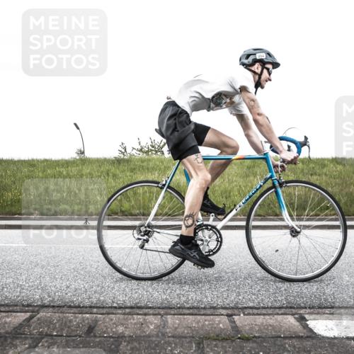 21.06.2026 - 29. Vierlanden-Triathlon H.Heesch http://msf.ph/oto/9896657 21.06.2026 10:06:19 Radfahren 9, 60, 109, 354 meine-sportfotos.de