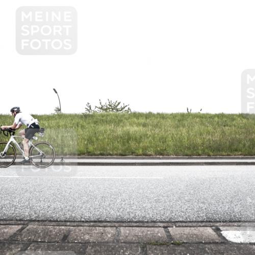 21.06.2026 - 29. Vierlanden-Triathlon H.Heesch http://msf.ph/oto/9896683 21.06.2026 10:07:20 Radfahren 2, 68, 83, 270 meine-sportfotos.de