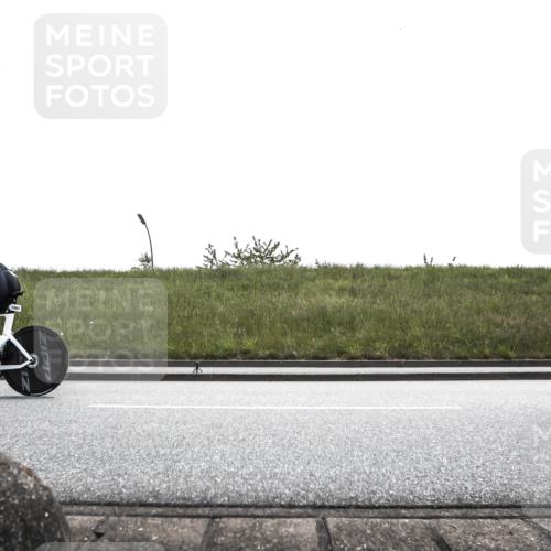 21.06.2026 - 29. Vierlanden-Triathlon H.Heesch http://msf.ph/oto/9896752 21.06.2026 13:23:50 Radfahren 1047, 1065 meine-sportfotos.de