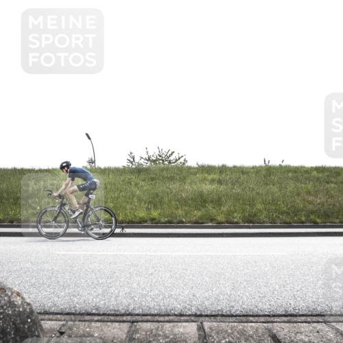 21.06.2026 - 29. Vierlanden-Triathlon H.Heesch http://msf.ph/oto/9896794 21.06.2026 13:32:39 Radfahren 1058, 1097, 1102, 1203 meine-sportfotos.de