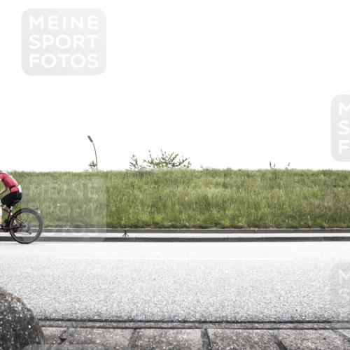 21.06.2026 - 29. Vierlanden-Triathlon H.Heesch http://msf.ph/oto/9896916 21.06.2026 14:45:20 Radfahren 1278 meine-sportfotos.de