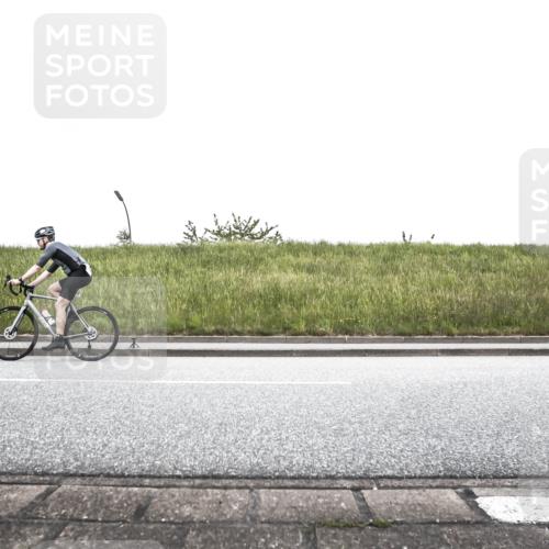 21.06.2026 - 29. Vierlanden-Triathlon H.Heesch http://msf.ph/oto/9896975 21.06.2026 10:15:08 Radfahren 71, 129, 156, 424 meine-sportfotos.de