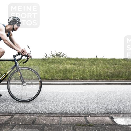 21.06.2026 - 29. Vierlanden-Triathlon H.Heesch http://msf.ph/oto/9896998 21.06.2026 10:15:26 Radfahren 49, 127, 172, 448, 1354 meine-sportfotos.de