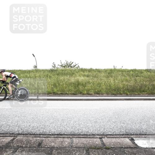 21.06.2026 - 29. Vierlanden-Triathlon H.Heesch http://msf.ph/oto/9897080 21.06.2026 10:17:20 Radfahren 8, 76, 133 meine-sportfotos.de