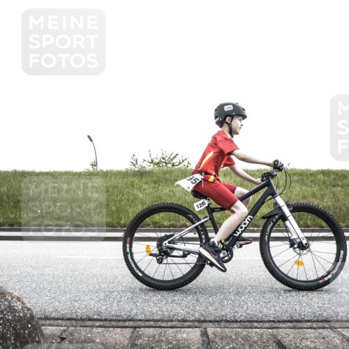 21.06.2026 - 29. Vierlanden-Triathlon H.Heesch http://msf.ph/oto/9897088 21.06.2026 15:00:42 Radfahren 1295 meine-sportfotos.de