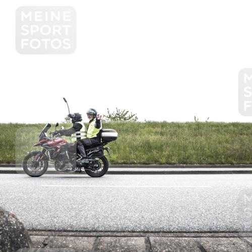 21.06.2026 - 29. Vierlanden-Triathlon H.Heesch http://msf.ph/oto/9897100 21.06.2026 15:03:35 Radfahren  meine-sportfotos.de