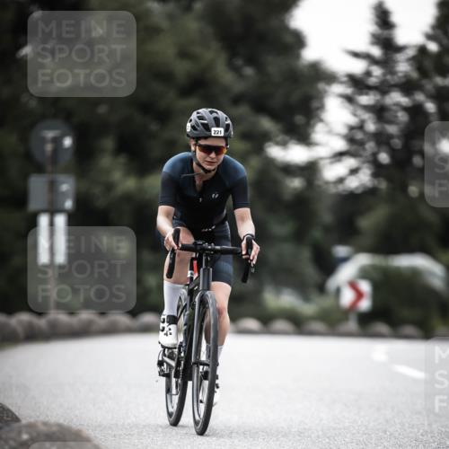21.06.2026 - 29. Vierlanden-Triathlon H.Heesch http://msf.ph/oto/9897163 21.06.2026 09:59:52 Radfahren 84, 131, 221 meine-sportfotos.de