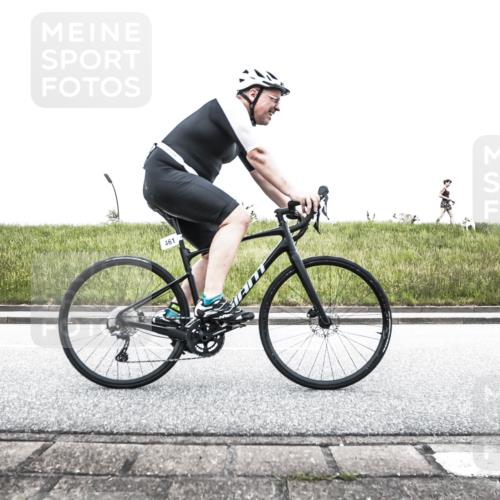 21.06.2026 - 29. Vierlanden-Triathlon H.Heesch http://msf.ph/oto/9897167 21.06.2026 10:22:30 Radfahren 70, 93, 126, 396, 423, 426, 461 meine-sportfotos.de