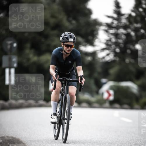 21.06.2026 - 29. Vierlanden-Triathlon H.Heesch http://msf.ph/oto/9897168 21.06.2026 09:59:52 Radfahren 84, 131, 221 meine-sportfotos.de