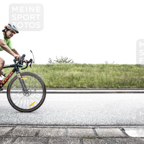 21.06.2026 - 29. Vierlanden-Triathlon H.Heesch http://msf.ph/oto/9897192 21.06.2026 10:22:56 Radfahren 256, 404, 614 meine-sportfotos.de