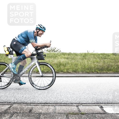 21.06.2026 - 29. Vierlanden-Triathlon H.Heesch http://msf.ph/oto/9897298 21.06.2026 10:24:00 Radfahren 200, 293, 496, 584 meine-sportfotos.de