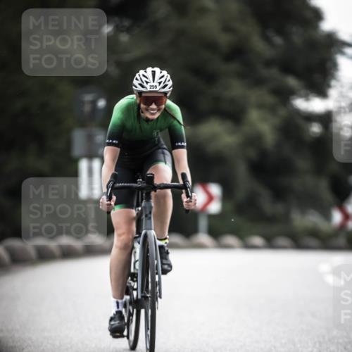 21.06.2026 - 29. Vierlanden-Triathlon H.Heesch http://msf.ph/oto/9897316 21.06.2026 09:27:43 Radfahren 135, 243, 259 meine-sportfotos.de