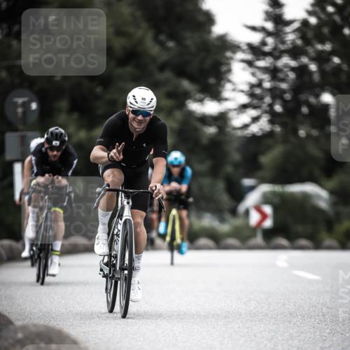 21.06.2026 - 29. Vierlanden-Triathlon H.Heesch http://msf.ph/oto/9897326 21.06.2026 10:02:08 Radfahren 55, 78, 265, 280, 301 meine-sportfotos.de