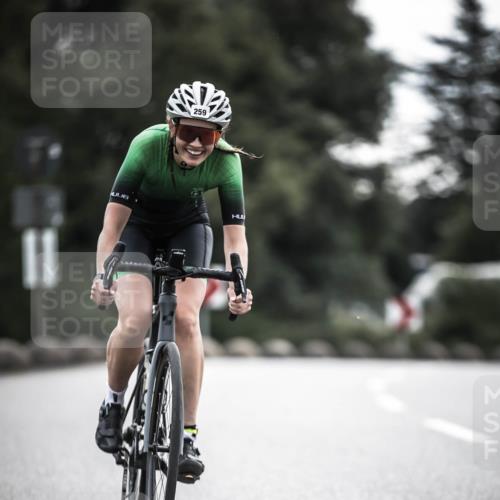 21.06.2026 - 29. Vierlanden-Triathlon H.Heesch http://msf.ph/oto/9897343 21.06.2026 09:27:44 Radfahren 135, 243, 259 meine-sportfotos.de