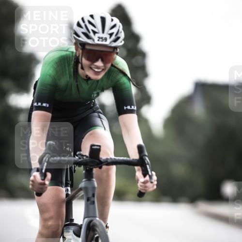 21.06.2026 - 29. Vierlanden-Triathlon H.Heesch http://msf.ph/oto/9897366 21.06.2026 09:27:44 Radfahren 135, 243, 259 meine-sportfotos.de
