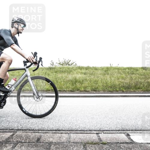 21.06.2026 - 29. Vierlanden-Triathlon H.Heesch http://msf.ph/oto/9897369 21.06.2026 10:24:41 Radfahren 71, 207, 509, 625 meine-sportfotos.de