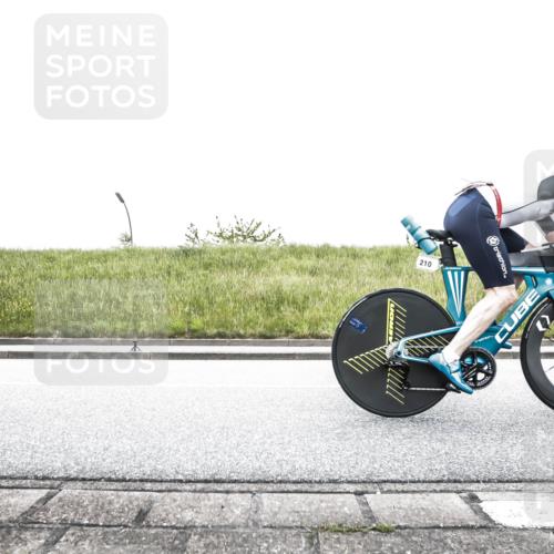 21.06.2026 - 29. Vierlanden-Triathlon H.Heesch http://msf.ph/oto/9897400 21.06.2026 10:25:09 Radfahren 42, 77, 210, 480, 577 meine-sportfotos.de