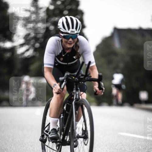21.06.2026 - 29. Vierlanden-Triathlon H.Heesch http://msf.ph/oto/9897442 21.06.2026 10:02:13 Radfahren 72, 78, 265, 273, 280, 301 meine-sportfotos.de