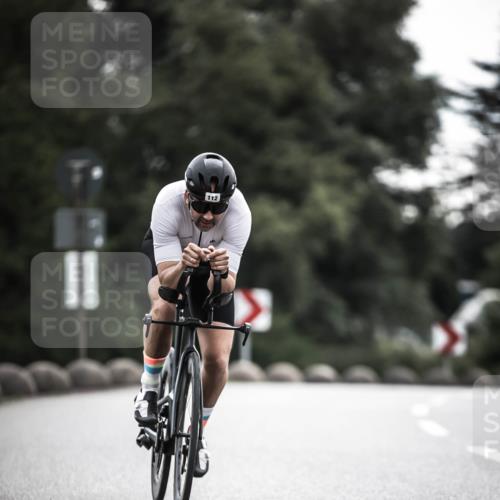 21.06.2026 - 29. Vierlanden-Triathlon H.Heesch http://msf.ph/oto/9897444 21.06.2026 09:28:06 Radfahren 112, 122 meine-sportfotos.de