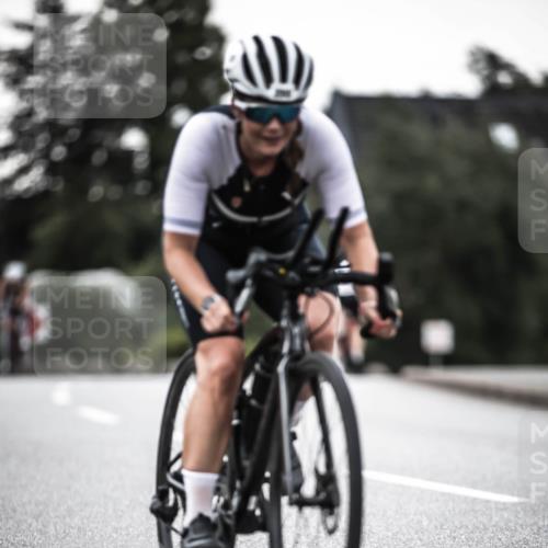 21.06.2026 - 29. Vierlanden-Triathlon H.Heesch http://msf.ph/oto/9897446 21.06.2026 10:02:13 Radfahren 72, 78, 265, 273, 280, 301 meine-sportfotos.de