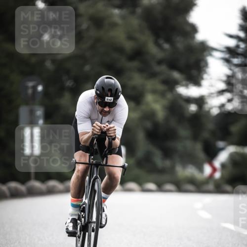 21.06.2026 - 29. Vierlanden-Triathlon H.Heesch http://msf.ph/oto/9897448 21.06.2026 09:28:06 Radfahren 112, 122 meine-sportfotos.de