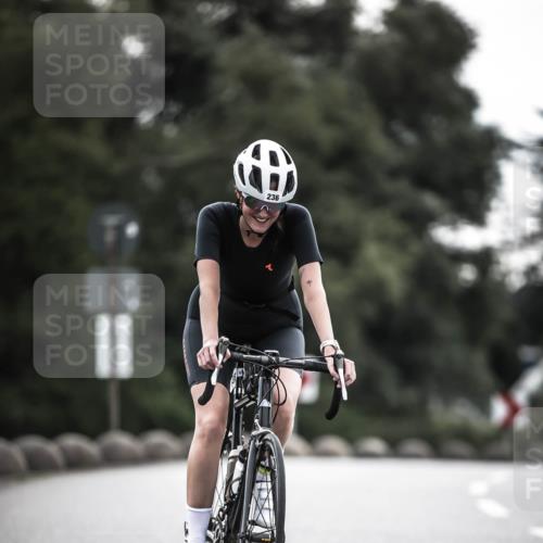 21.06.2026 - 29. Vierlanden-Triathlon H.Heesch http://msf.ph/oto/9897626 21.06.2026 09:29:23 Radfahren 141, 156, 236 meine-sportfotos.de
