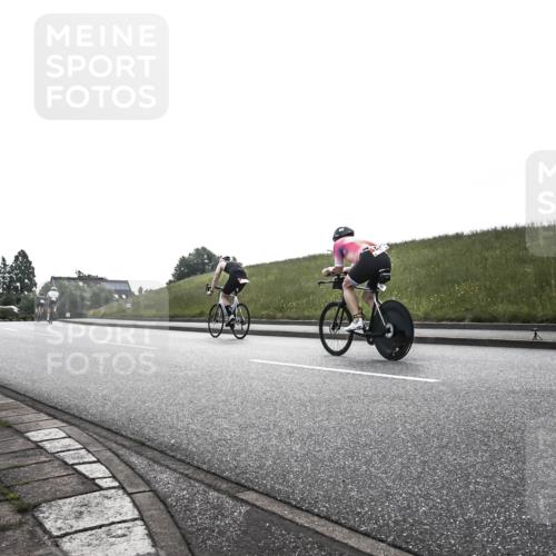 21.06.2026 - 29. Vierlanden-Triathlon H.Heesch http://msf.ph/oto/9897672 21.06.2026 09:21:06 Radfahren 7, 13, 109 meine-sportfotos.de