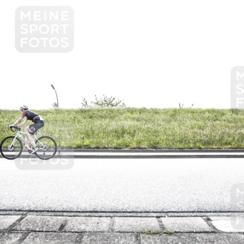 21.06.2026 - 29. Vierlanden-Triathlon H.Heesch http://msf.ph/oto/9897681 21.06.2026 10:55:53 Radfahren 242, 587 meine-sportfotos.de