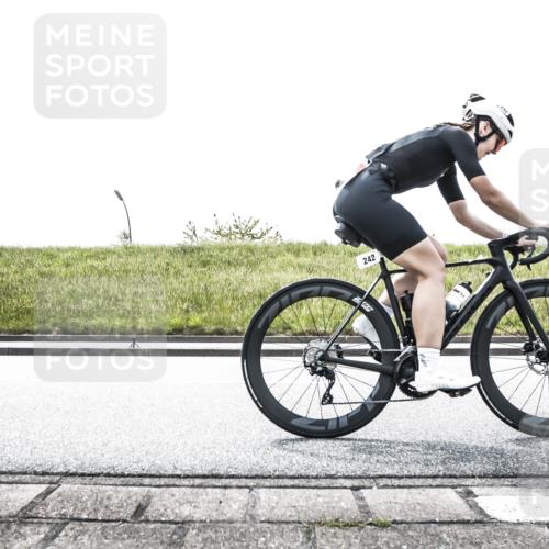 21.06.2026 - 29. Vierlanden-Triathlon H.Heesch http://msf.ph/oto/9897684 21.06.2026 10:55:54 Radfahren 242 meine-sportfotos.de