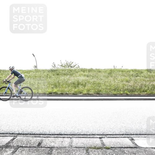 21.06.2026 - 29. Vierlanden-Triathlon H.Heesch http://msf.ph/oto/9897688 21.06.2026 10:56:37 Radfahren 71, 232, 256, 485, 530, 1354 meine-sportfotos.de