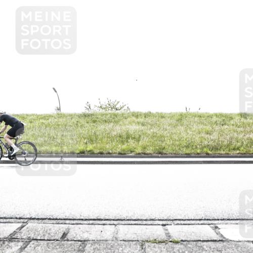 21.06.2026 - 29. Vierlanden-Triathlon H.Heesch http://msf.ph/oto/9897707 21.06.2026 10:56:55 Radfahren 58, 84, 169, 176, 196, 328, 368, 383, 384, 391, 486, 488, 535, 575, 581, 601, 616, 619 meine-sportfotos.de