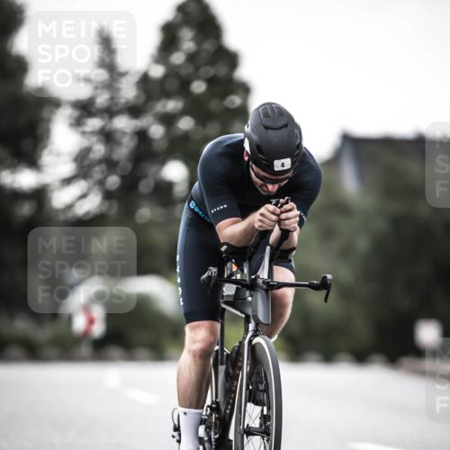 21.06.2026 - 29. Vierlanden-Triathlon H.Heesch http://msf.ph/oto/9897716 21.06.2026 10:02:32 Radfahren 4, 27, 99 meine-sportfotos.de