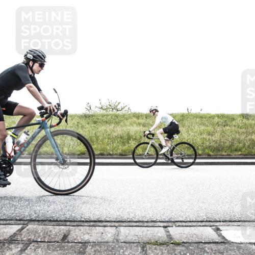 21.06.2026 - 29. Vierlanden-Triathlon H.Heesch http://msf.ph/oto/9897772 21.06.2026 10:58:29 Radfahren 136, 163, 238, 543, 563, 606, 1355 meine-sportfotos.de