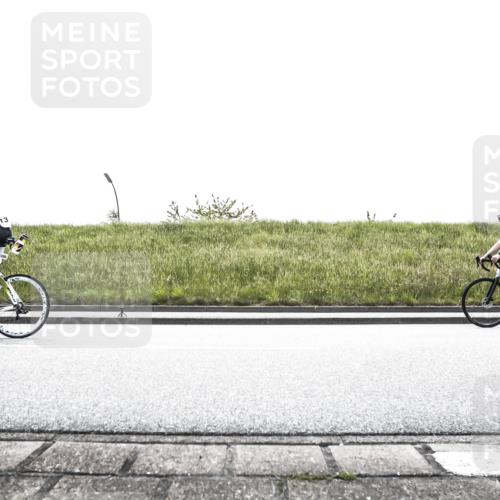 21.06.2026 - 29. Vierlanden-Triathlon H.Heesch http://msf.ph/oto/9897779 21.06.2026 10:58:30 Radfahren 136, 238, 543, 563, 606, 1355 meine-sportfotos.de