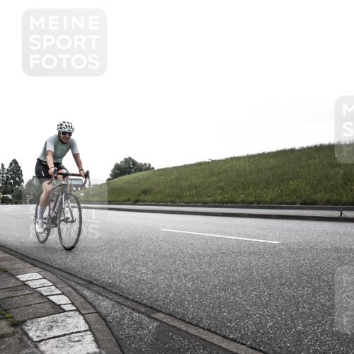 21.06.2026 - 29. Vierlanden-Triathlon H.Heesch http://msf.ph/oto/9897796 21.06.2026 09:23:44 Radfahren 91, 131, 220, 252, 266 meine-sportfotos.de