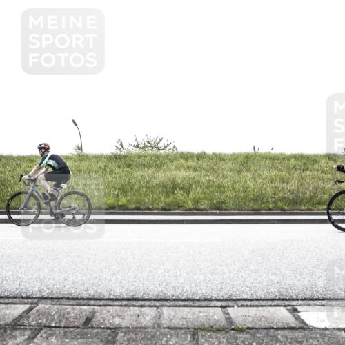21.06.2026 - 29. Vierlanden-Triathlon H.Heesch http://msf.ph/oto/9897815 21.06.2026 10:59:41 Radfahren 87, 239, 481 meine-sportfotos.de