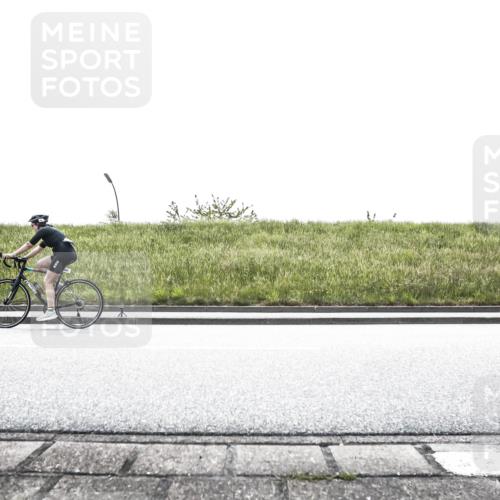 21.06.2026 - 29. Vierlanden-Triathlon H.Heesch http://msf.ph/oto/9897818 21.06.2026 10:59:44 Radfahren 87, 481, 1353 meine-sportfotos.de