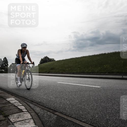 21.06.2026 - 29. Vierlanden-Triathlon H.Heesch http://msf.ph/oto/9897820 21.06.2026 09:23:53 Radfahren 155, 264, 301 meine-sportfotos.de
