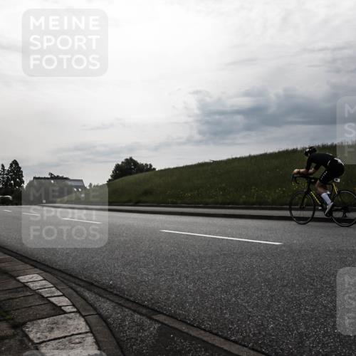 21.06.2026 - 29. Vierlanden-Triathlon H.Heesch http://msf.ph/oto/9897826 21.06.2026 09:24:49 Radfahren 44 meine-sportfotos.de