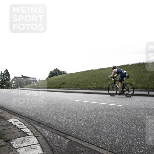 21.06.2026 - 29. Vierlanden-Triathlon H.Heesch http://msf.ph/oto/9897835 21.06.2026 09:25:01 Radfahren  meine-sportfotos.de