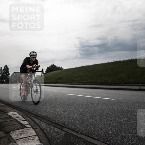 21.06.2026 - 29. Vierlanden-Triathlon H.Heesch http://msf.ph/oto/9897841 21.06.2026 09:25:10 Radfahren 25, 255 meine-sportfotos.de
