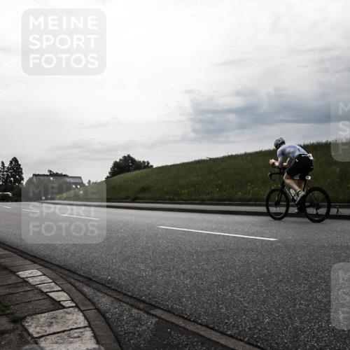 21.06.2026 - 29. Vierlanden-Triathlon H.Heesch http://msf.ph/oto/9897845 21.06.2026 09:25:11 Radfahren 25, 255 meine-sportfotos.de