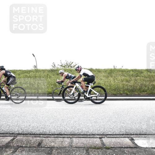21.06.2026 - 29. Vierlanden-Triathlon H.Heesch http://msf.ph/oto/9897850 21.06.2026 11:00:12 Radfahren 296, 355, 492, 516, 522, 551, 568, 570, 572, 583 meine-sportfotos.de