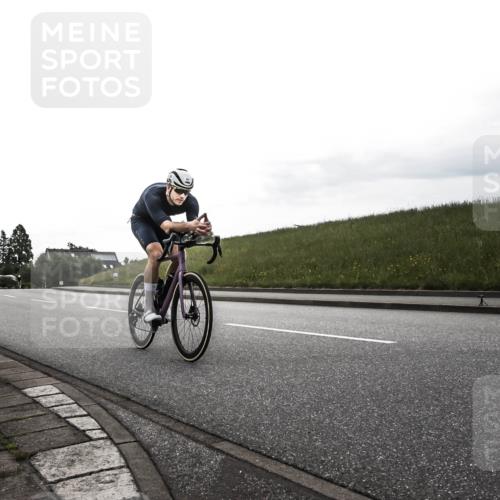 21.06.2026 - 29. Vierlanden-Triathlon H.Heesch http://msf.ph/oto/9897854 21.06.2026 09:26:17 Radfahren 51, 160 meine-sportfotos.de