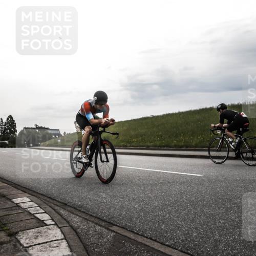 21.06.2026 - 29. Vierlanden-Triathlon H.Heesch http://msf.ph/oto/9897866 21.06.2026 09:27:01 Radfahren 75, 197, 1355 meine-sportfotos.de