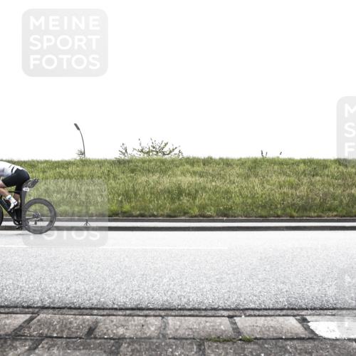 21.06.2026 - 29. Vierlanden-Triathlon H.Heesch http://msf.ph/oto/9897895 21.06.2026 11:01:15 Radfahren 101, 112, 415, 571, 613, 667 meine-sportfotos.de